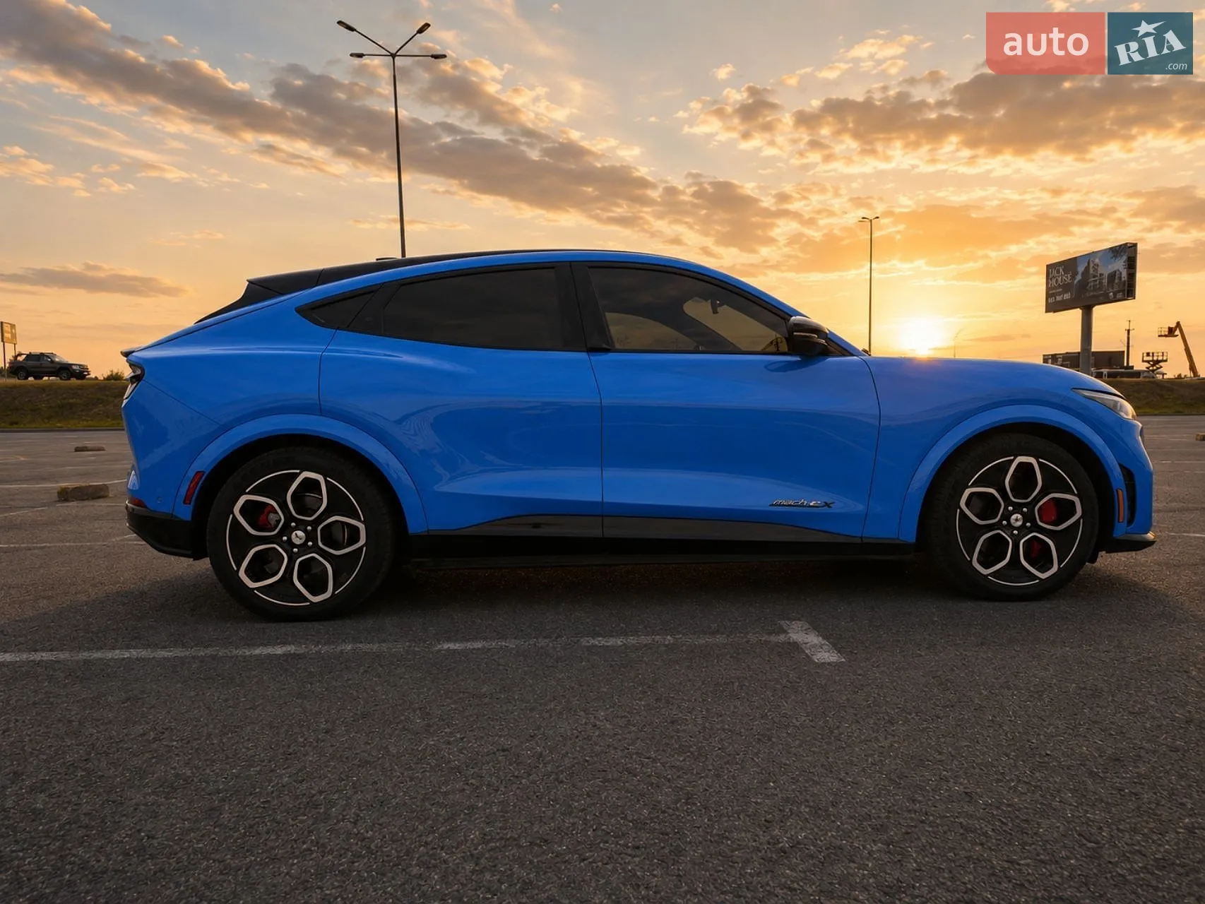 2022 Ford Mustang Mach-E - мініатюра 3