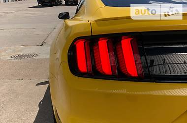 Купе Ford Mustang 2015 в Львові