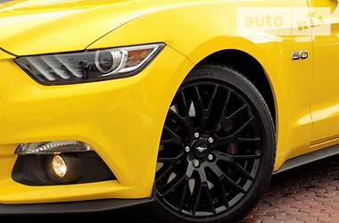 Купе Ford Mustang 2016 в Киеве