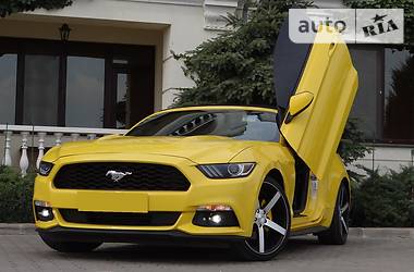 Кабриолет Ford Mustang 2017 в Киеве