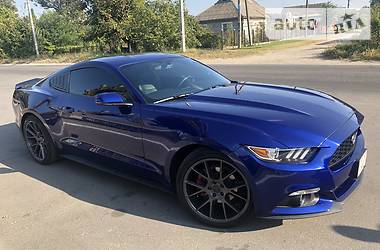 Купе Ford Mustang 2015 в 