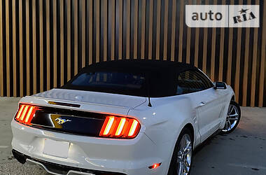 Кабріолет Ford Mustang 2017 в 