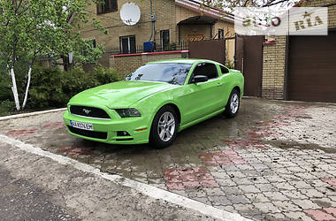 Купе Ford Mustang 2014 в 