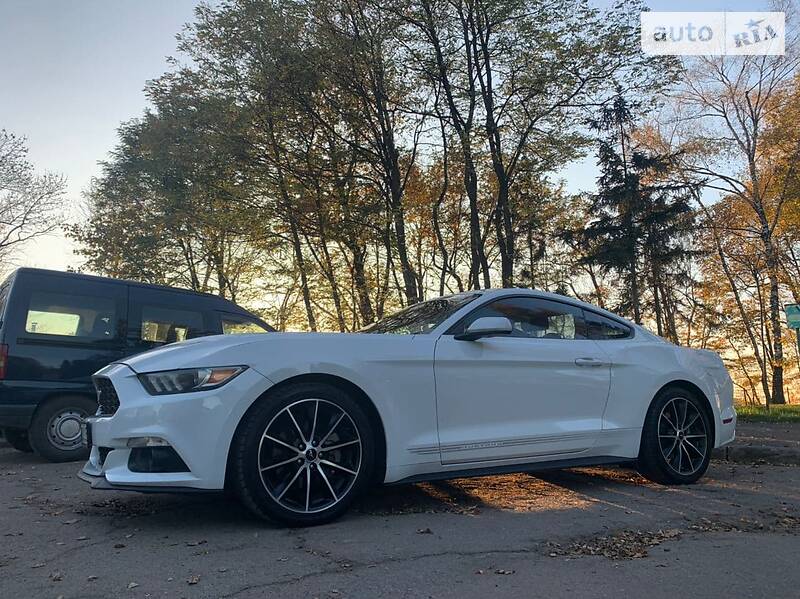 Купе Ford Mustang 2016 в Львове фото 5 Купе Ford Mustang 2016 в Львове