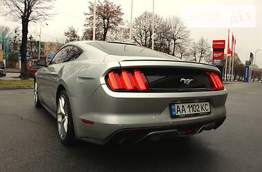 Купе Ford Mustang 2016 в Києві