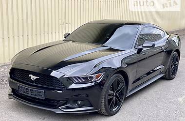 Купе Ford Mustang 2017 в 