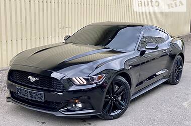 Купе Ford Mustang 2017 в 