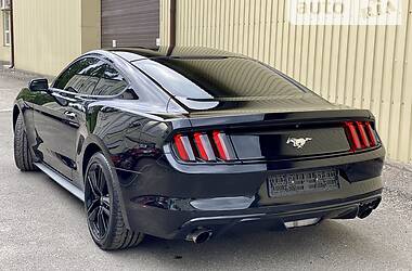 Купе Ford Mustang 2017 в 