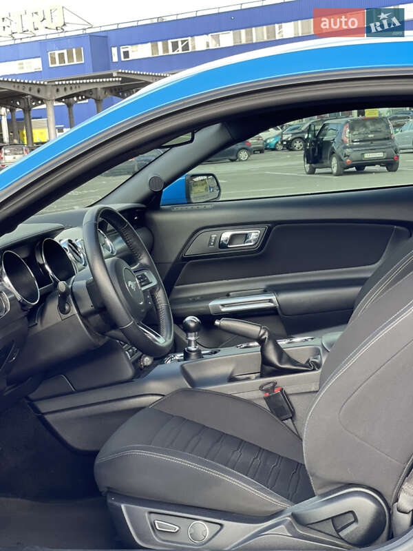 Купе Ford Mustang 2016 в Киеве
