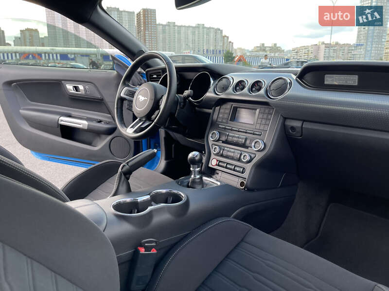 Купе Ford Mustang 2016 в Киеве