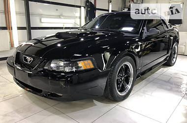 Кабриолет Ford Mustang 2002 в 