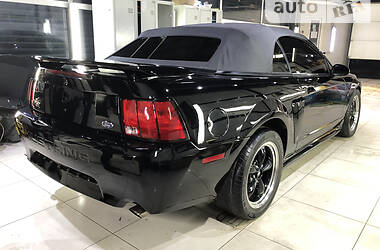 Кабриолет Ford Mustang 2002 в 