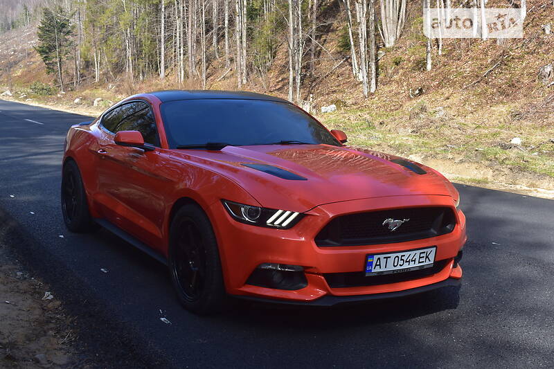 Купе Ford Mustang 2014 в Долине