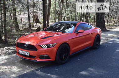 Купе Ford Mustang 2014 в Долине