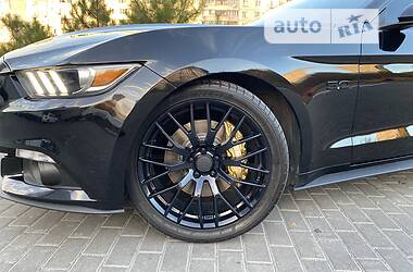 Купе Ford Mustang 2014 в 