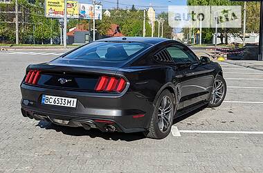 Купе Ford Mustang 2015 в Львове