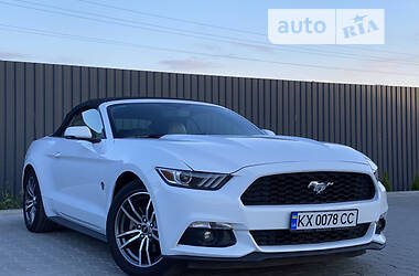 Кабриолет Ford Mustang 2017 в 