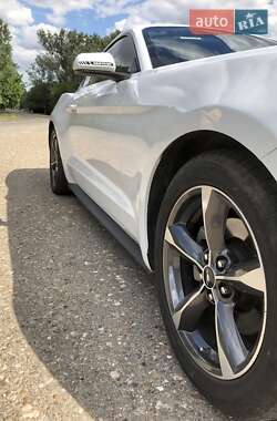 Купе Ford Mustang 2015 в 