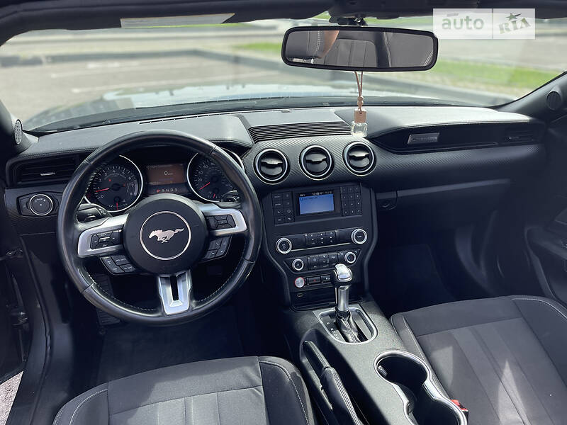 Кабріолет Ford Mustang 2019 в Львові