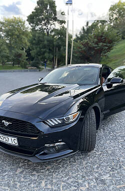 Купе Ford Mustang 2015 в 
