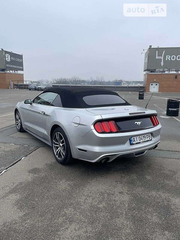 Кабриолет Ford Mustang 2016 в Киеве