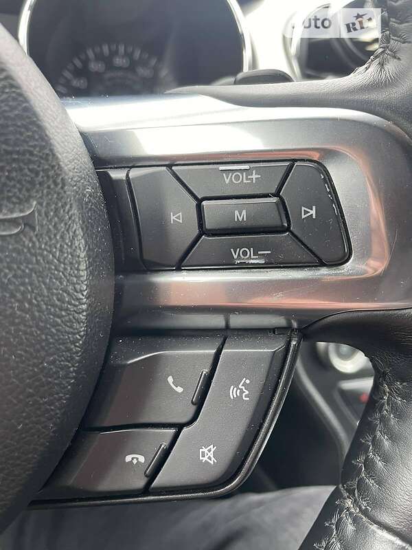 Кабриолет Ford Mustang 2016 в Киеве