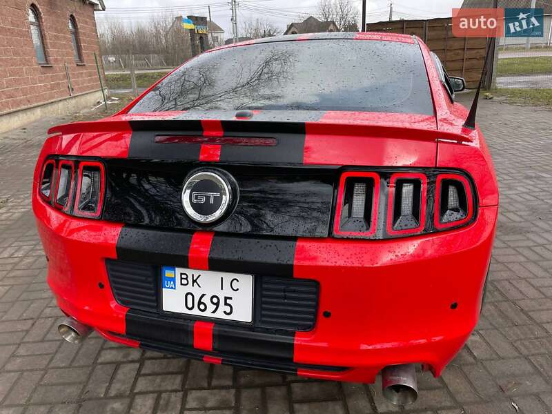 Купе Ford Mustang 2012 в Ровно