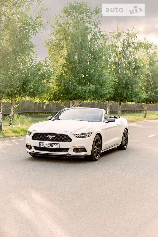 Кабриолет Ford Mustang 2016 в Днепре