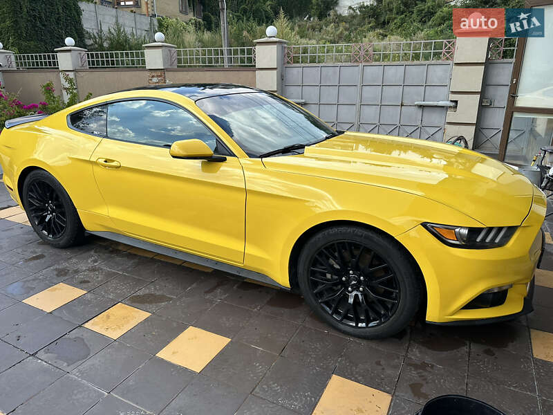 Купе Ford Mustang 2015 в Киеве Купе Ford Mustang 2015 в Киеве