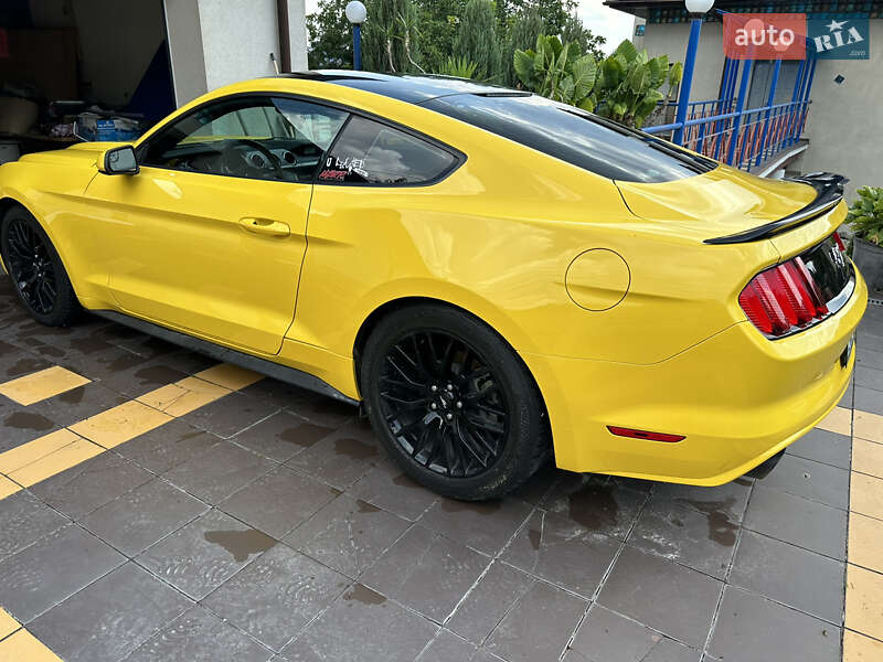 Купе Ford Mustang 2015 в Киеве