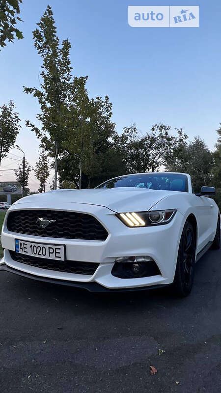 Кабриолет Ford Mustang 2016 в Днепре