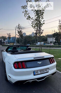 Кабриолет Ford Mustang 2016 в Днепре