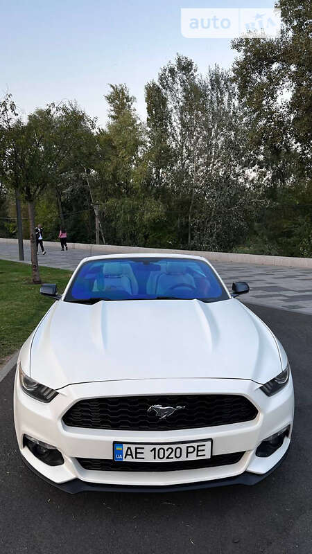 Кабриолет Ford Mustang 2016 в Днепре