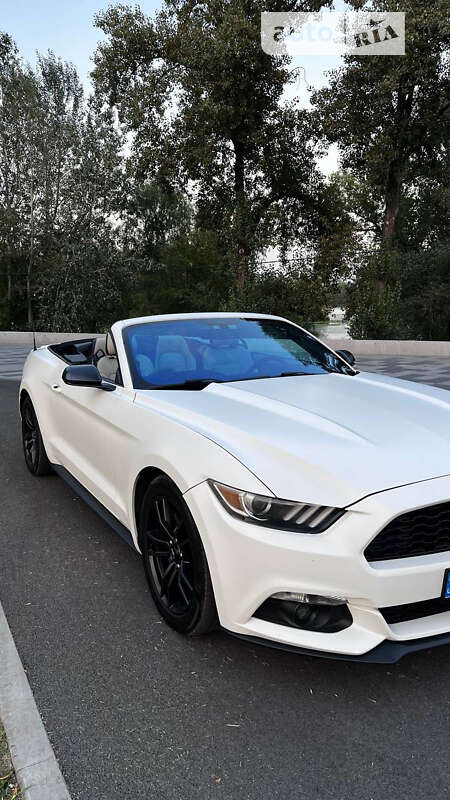 Кабриолет Ford Mustang 2016 в Днепре