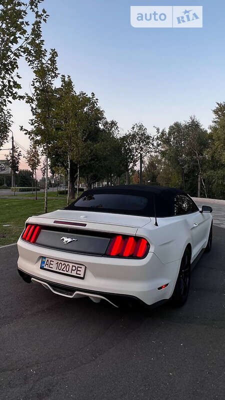 Кабриолет Ford Mustang 2016 в Днепре