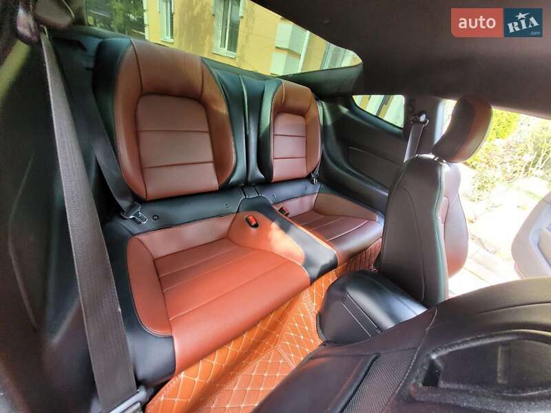 Купе Ford Mustang 2015 в Києві