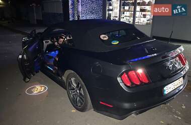 Кабриолет Ford Mustang 2017 в 