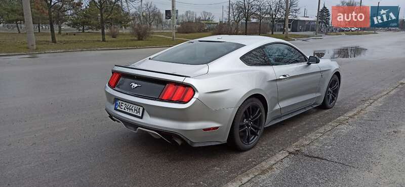 Купе Ford Mustang 2015 в Днепре