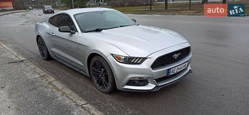 Купе Ford Mustang 2015 в Днепре