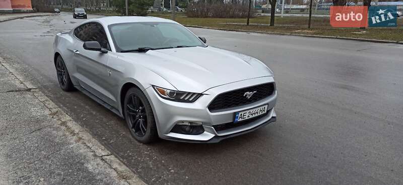 Купе Ford Mustang 2015 в Днепре