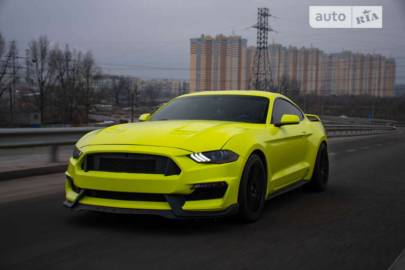 Купе Ford Mustang 2019 в Львове