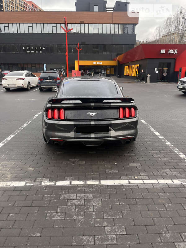 Купе Ford Mustang 2015 в Києві