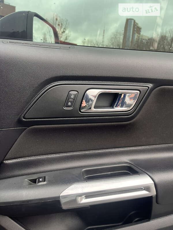 Купе Ford Mustang 2015 в Києві