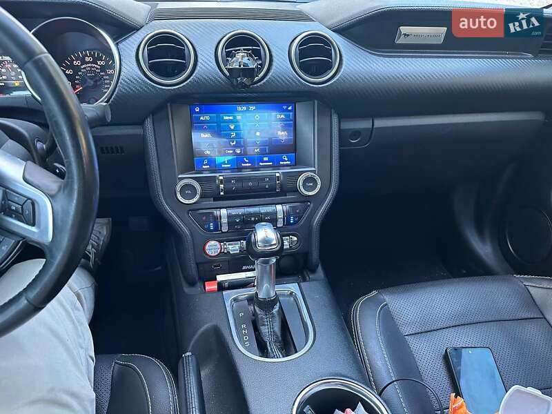 Купе Ford Mustang 2018 в Киеве