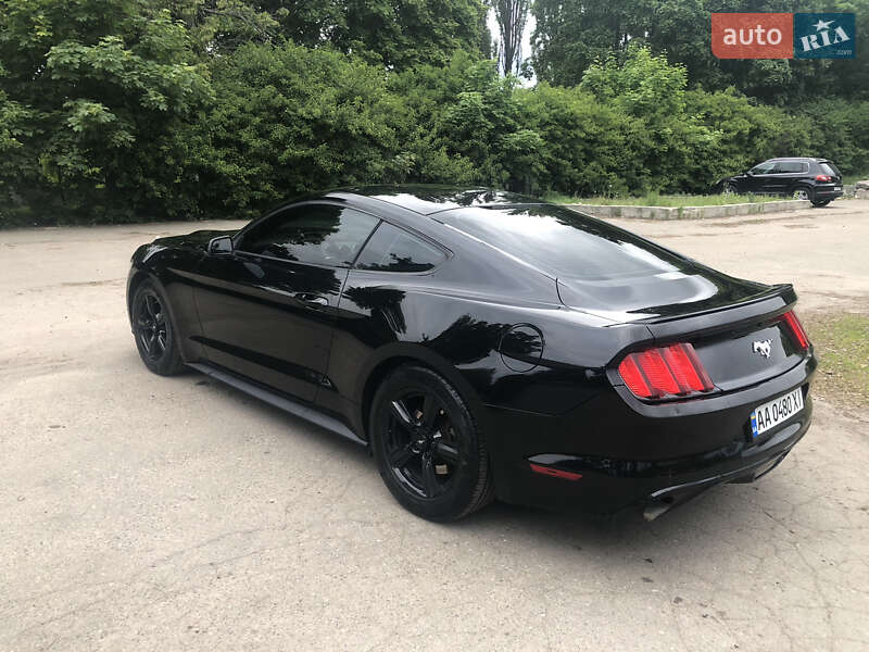 Купе Ford Mustang 2015 в Києві