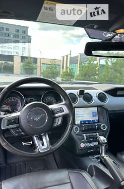 Купе Ford Mustang 2015 в 