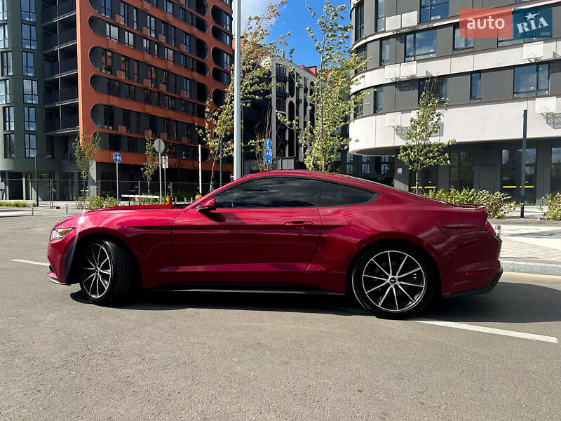 Купе Ford Mustang 2016 в Киеве