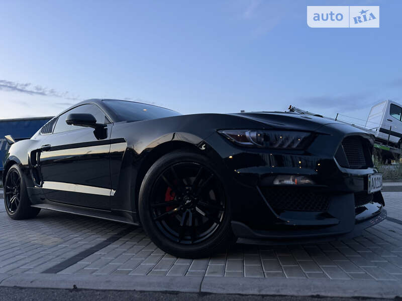 Купе Ford Mustang 2017 в Тячеві