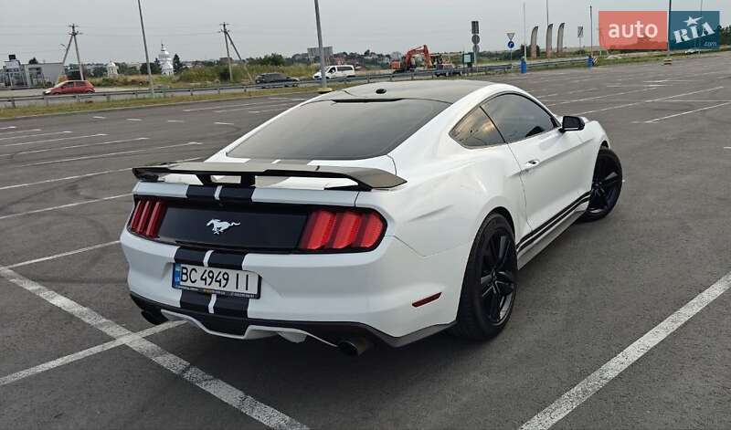Купе Ford Mustang 2016 в Львове