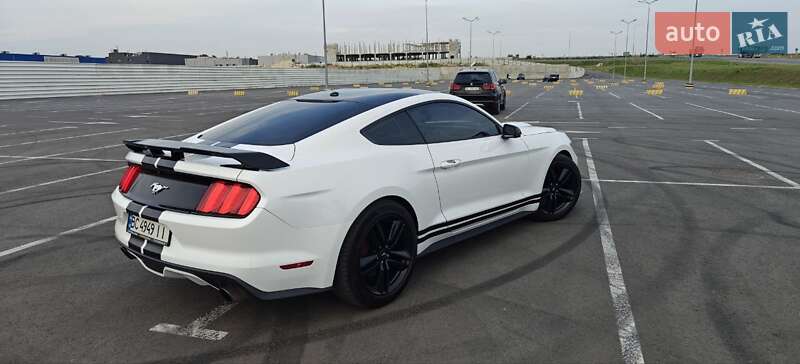Купе Ford Mustang 2016 в Львове
